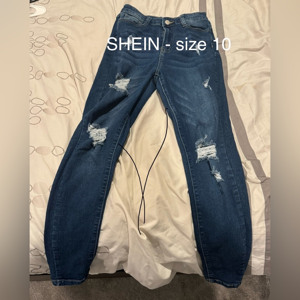 Ripped skinny jeans